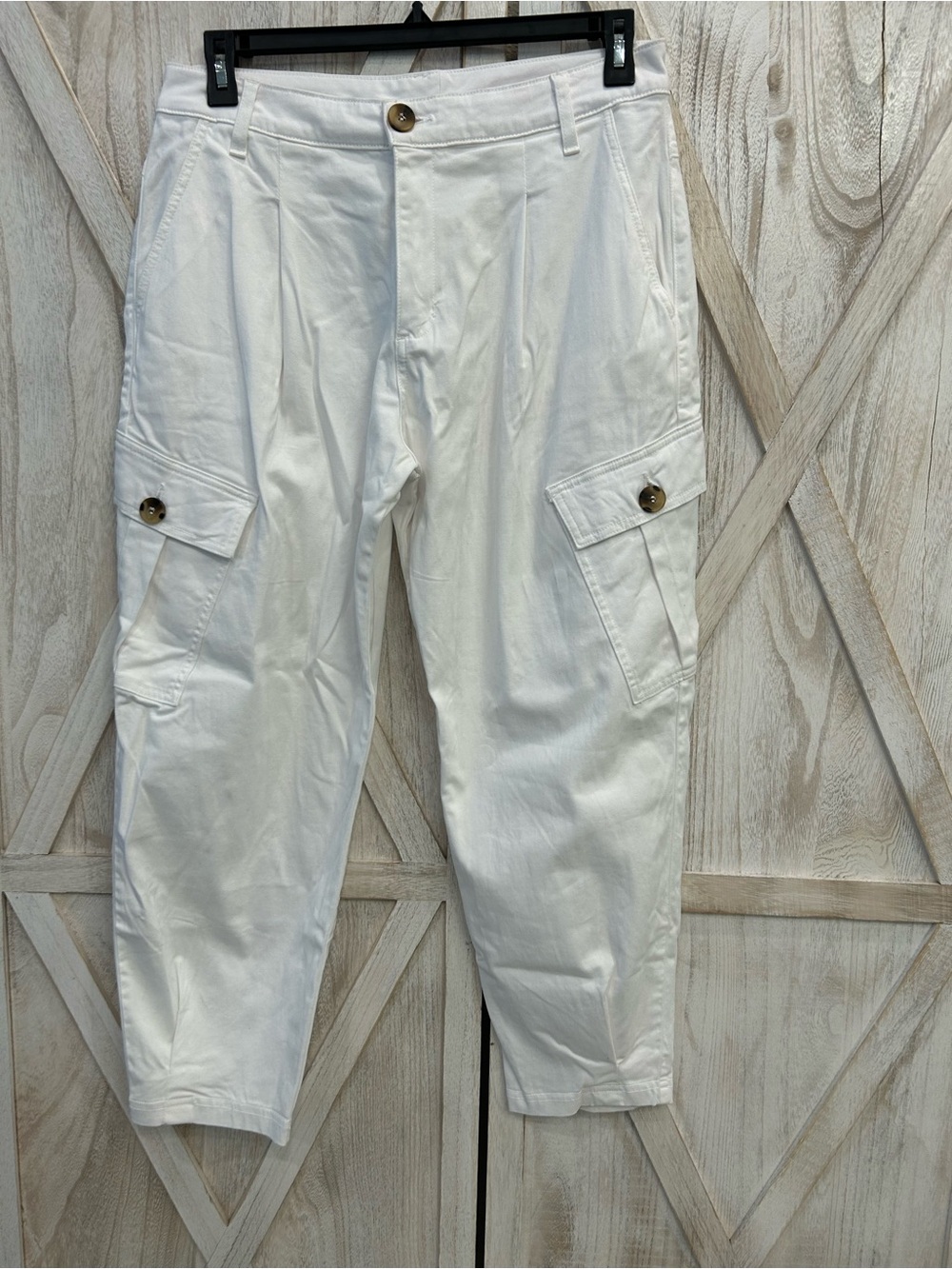 Women's White Barrel-Leg Cargo Pants - Casual Utility Style